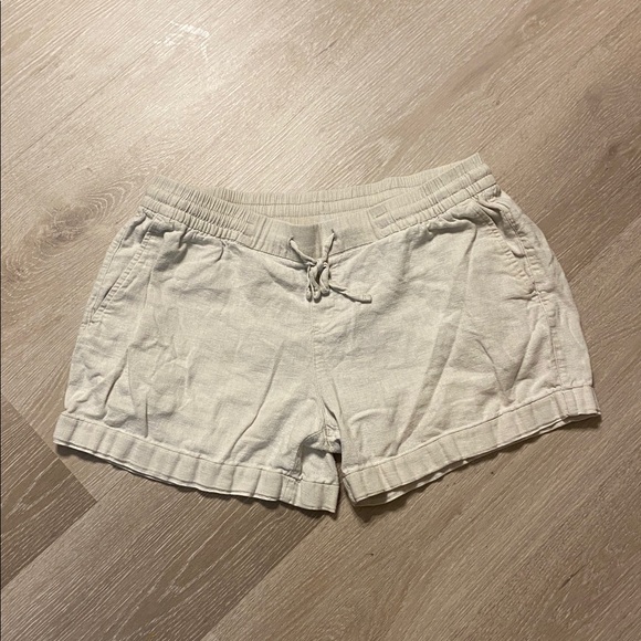 Old Navy Cream Linen Shorts - Picture 6 of 6